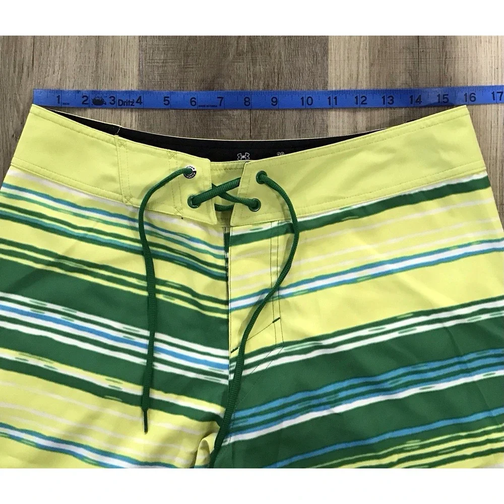 Under Armour Swim Trunks Mens Size 32 Striped Board Shorts Heat Gear Beach